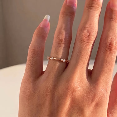 Scattered Diamond Thorn Wedding Band
