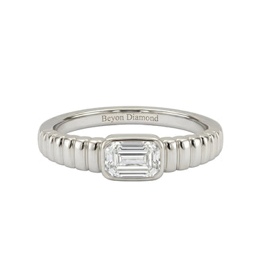 Ribbed Emerald Bezel Men's Engagement Ring - Beyon Diamond